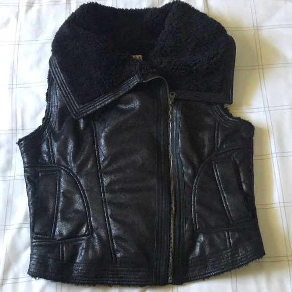 MUDD Black Faux Leather Fur Sherpa Asymmetrical Zip Moto Jacket Vest Sz Large - Picture 12 of 12